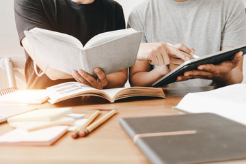 沉木放在鱼缸里水发黄怎么办