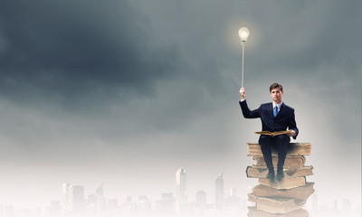 沉木放在鱼缸里水发黄怎么办