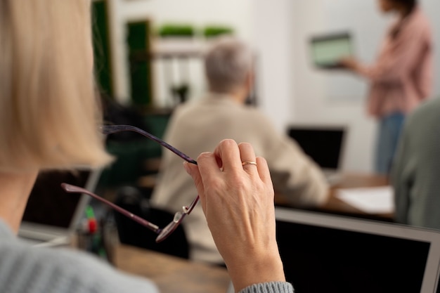 大货车刹车片着火火了怎么办