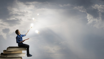 公积金缴纳基数和工资有关系吗